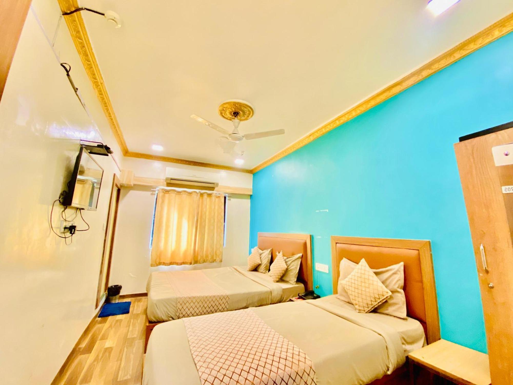Hotel Abc Satellite Prahlad Nagar Ahmedabad Exterior photo