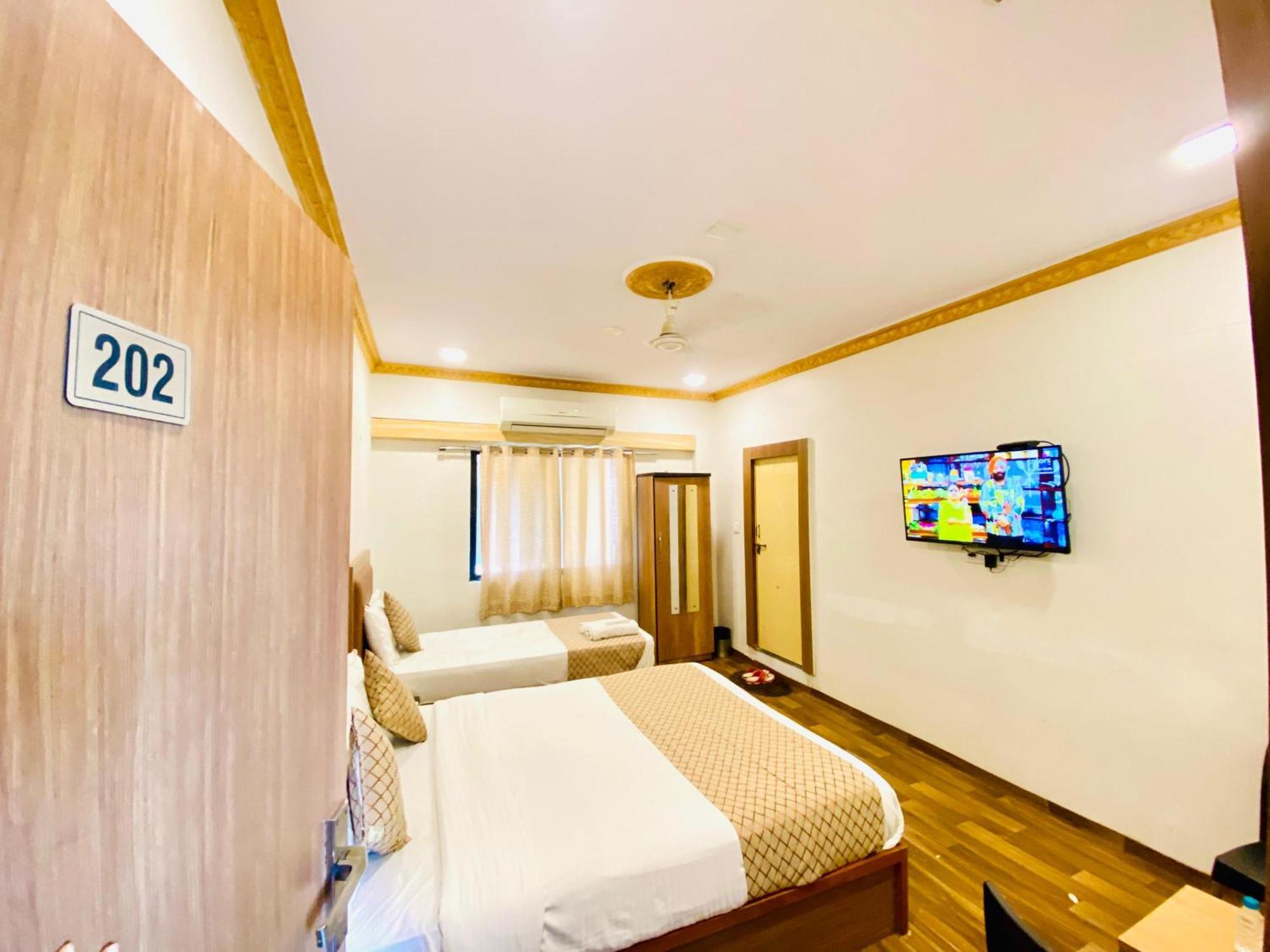 Hotel Abc Satellite Prahlad Nagar Ahmedabad Exterior photo